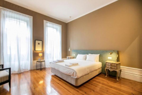 Guesthouse Bonjardim Suites by LovelyStay